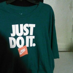 Nike tee